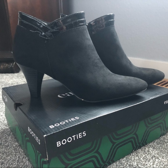 East  5th Avenue black Seude booties! Size 8M - Picture 10 of 11